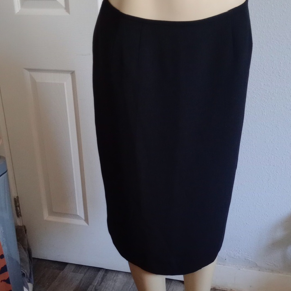 Suit Studio Elegant Black Pencil Skirt